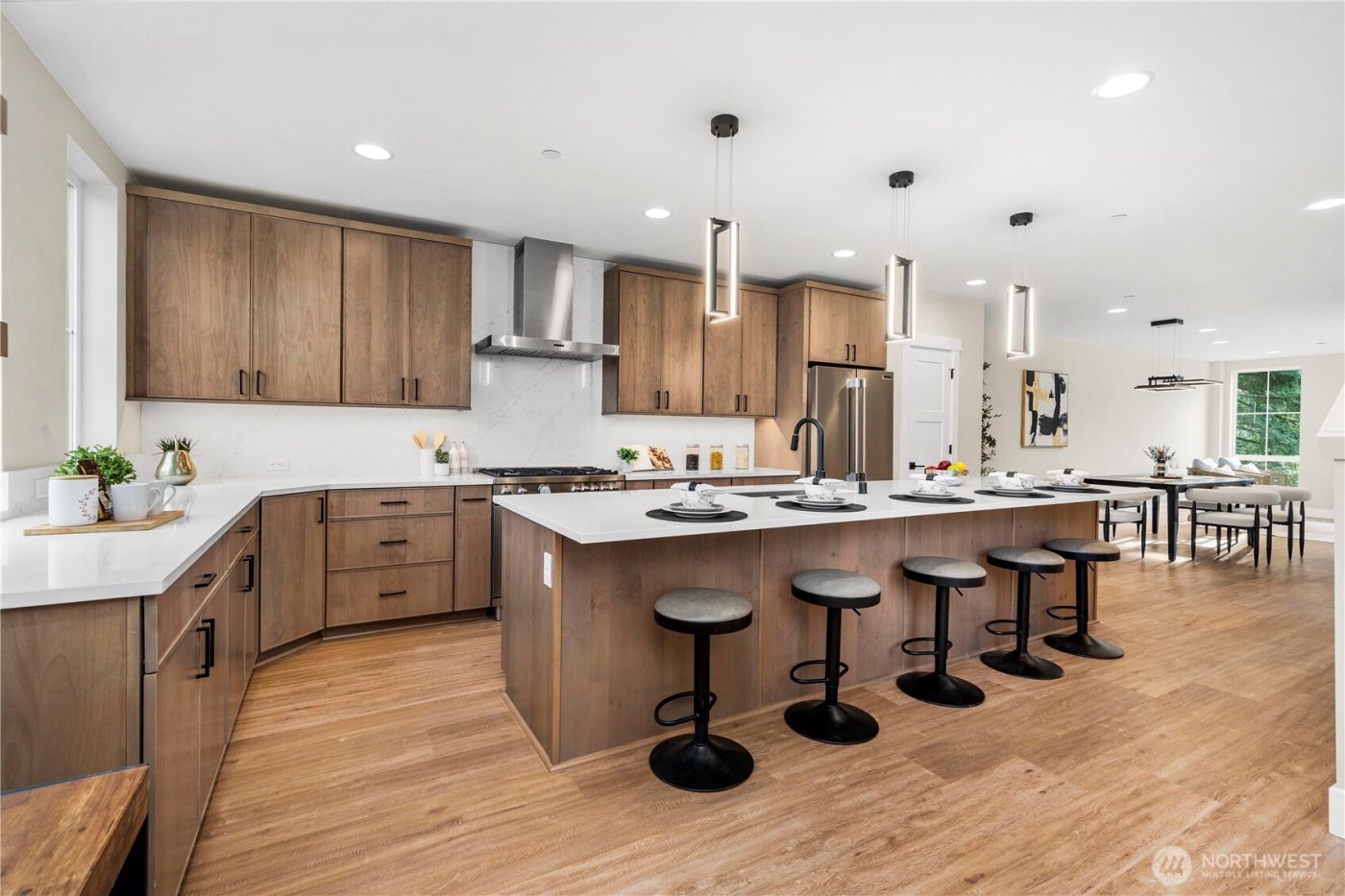 537 NW Juniper Street , Issaquah, WA 98027