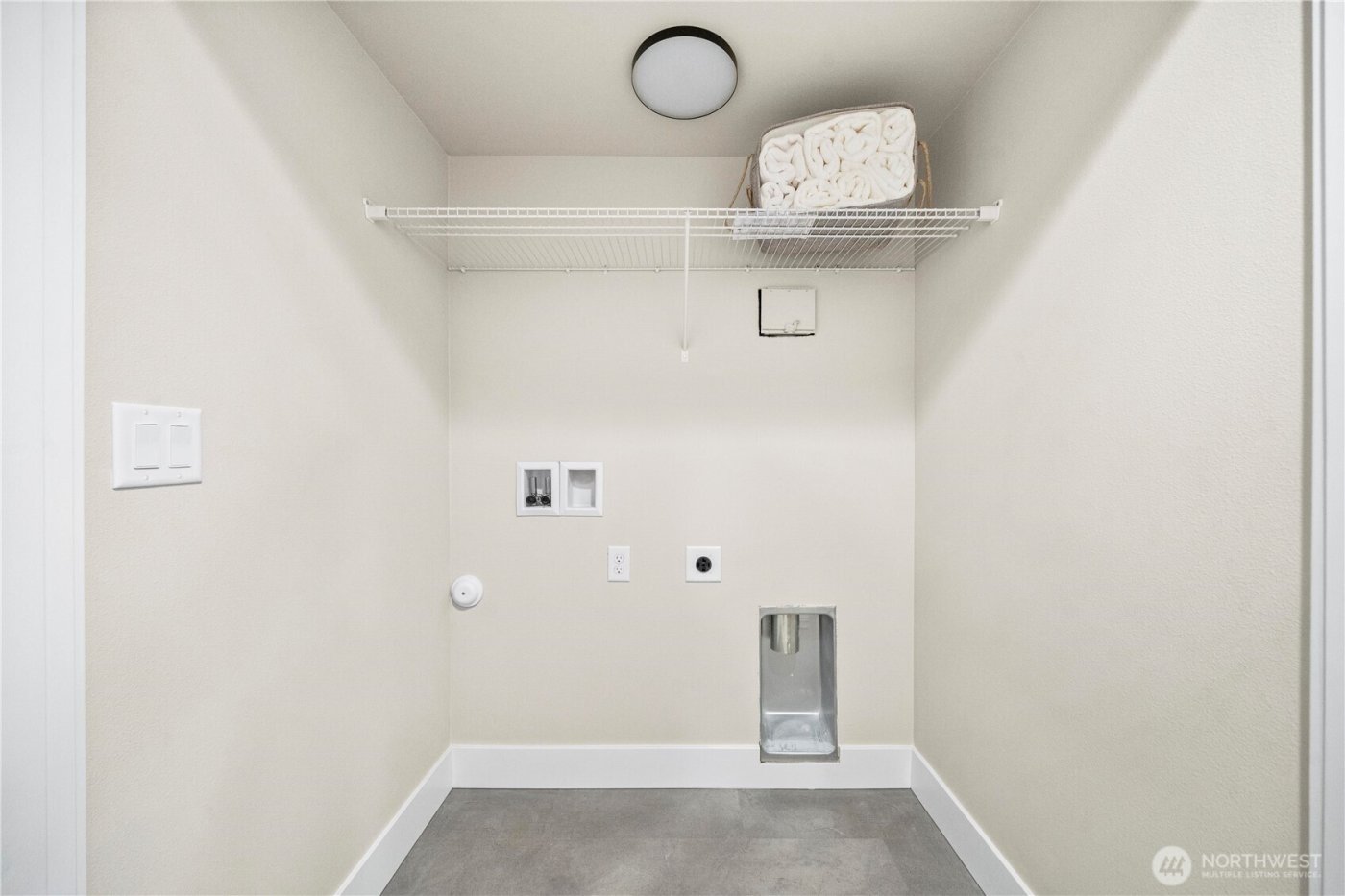 537 NW Juniper Street , Issaquah, WA 98027