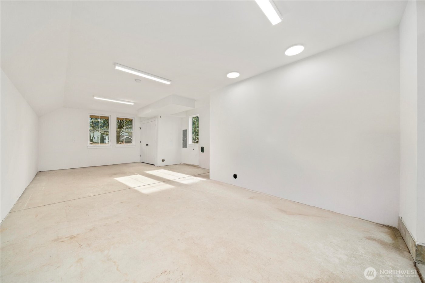 537 NW Juniper Street , Issaquah, WA 98027