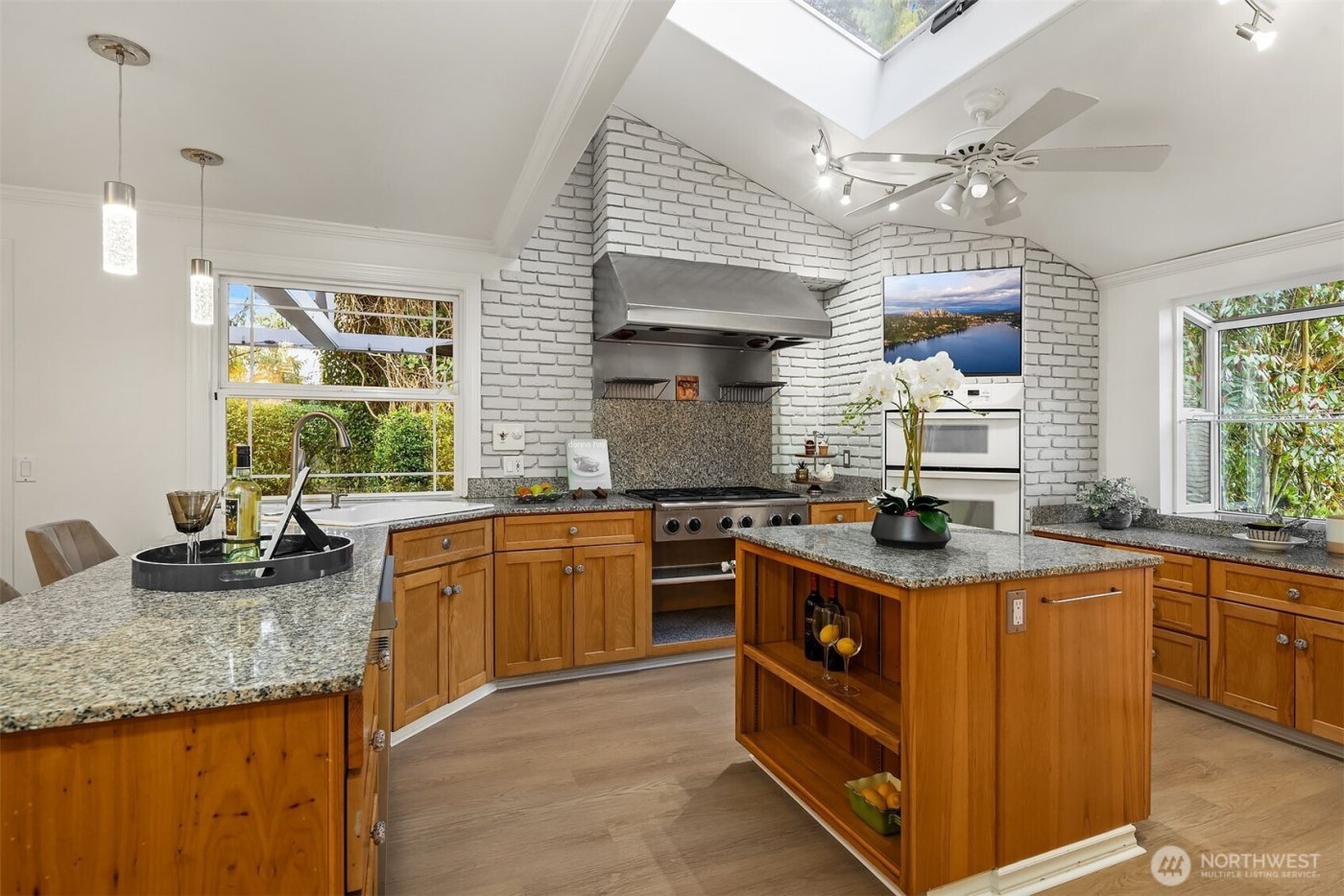 17226 SE 40th Place , Bellevue, WA 98008