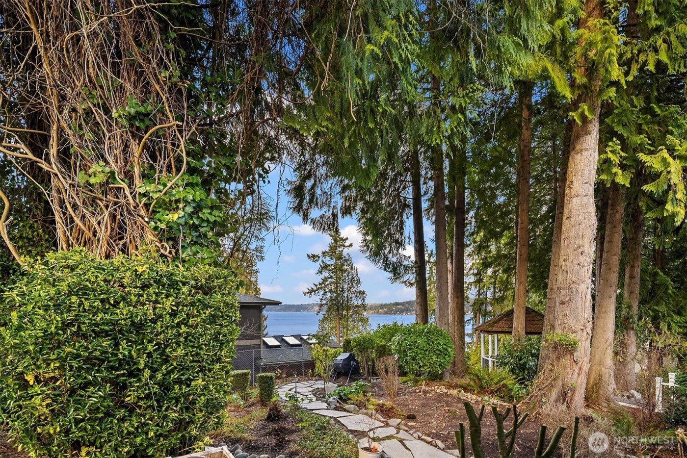 17226 SE 40th Place , Bellevue, WA 98008