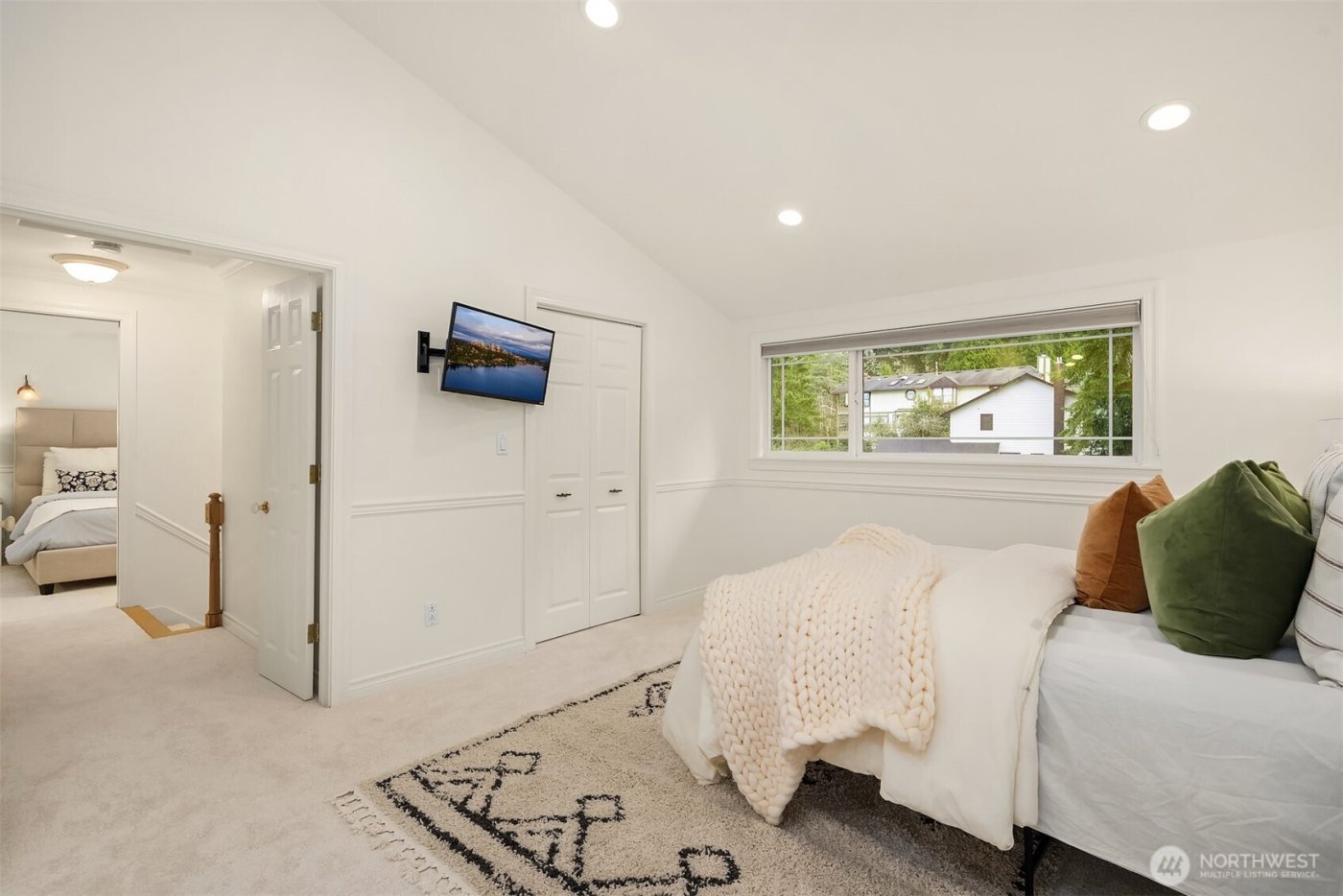 17226 SE 40th Place , Bellevue, WA 98008