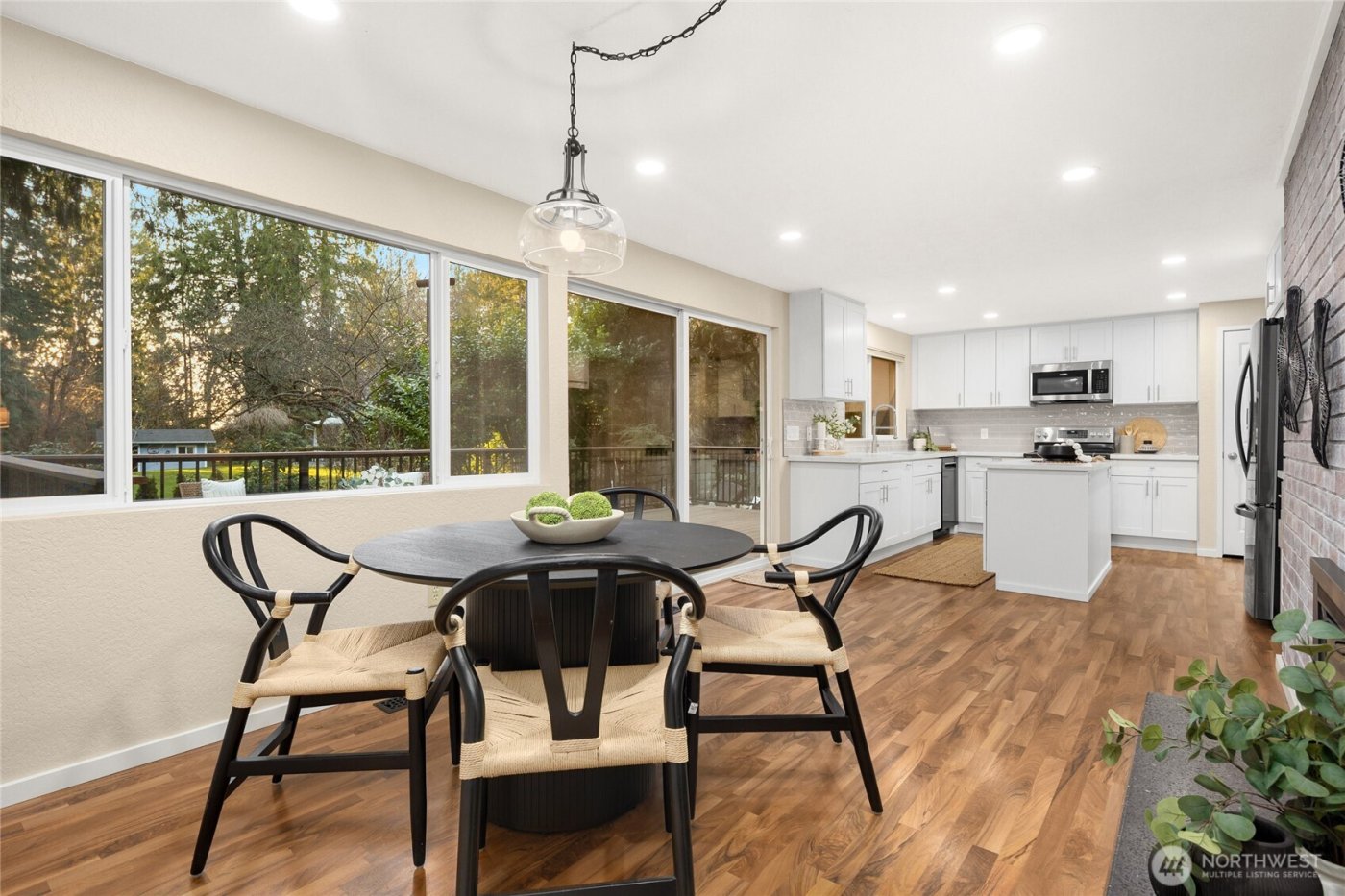 21743 NE 176th Place , Woodinville, WA 98077