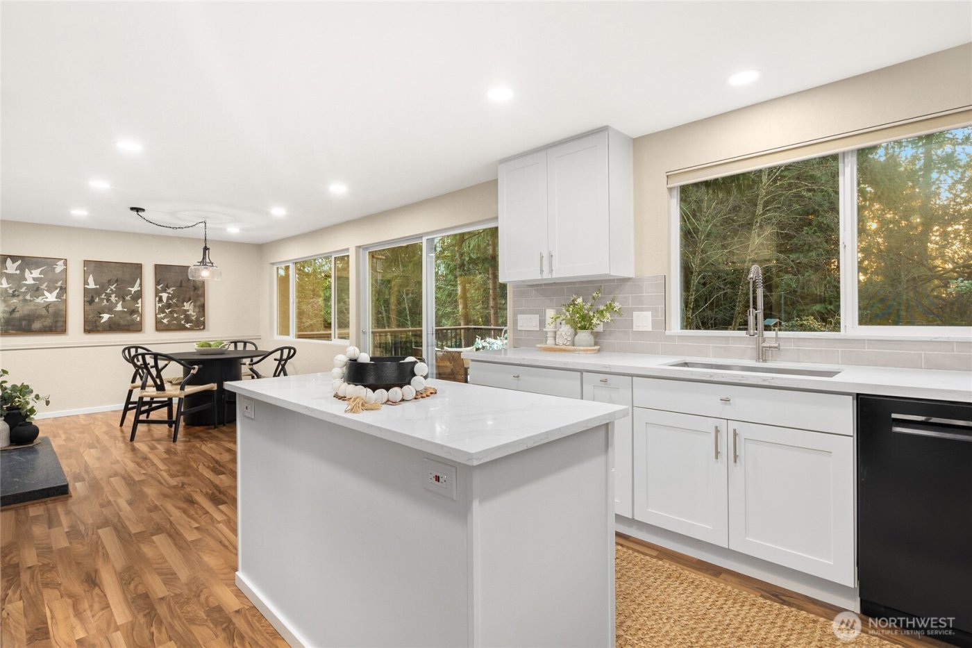 21743 NE 176th Place , Woodinville, WA 98077