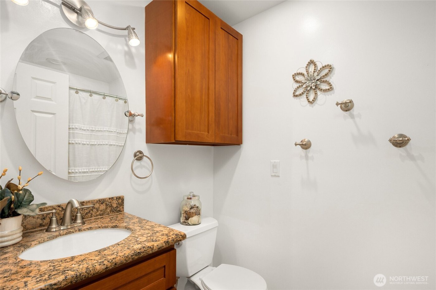 21743 NE 176th Place , Woodinville, WA 98077