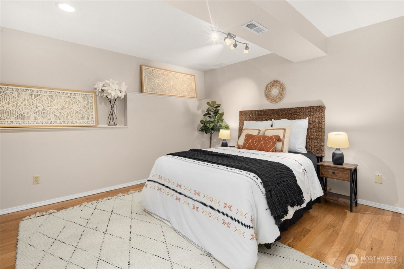 21743 NE 176th Place , Woodinville, WA 98077