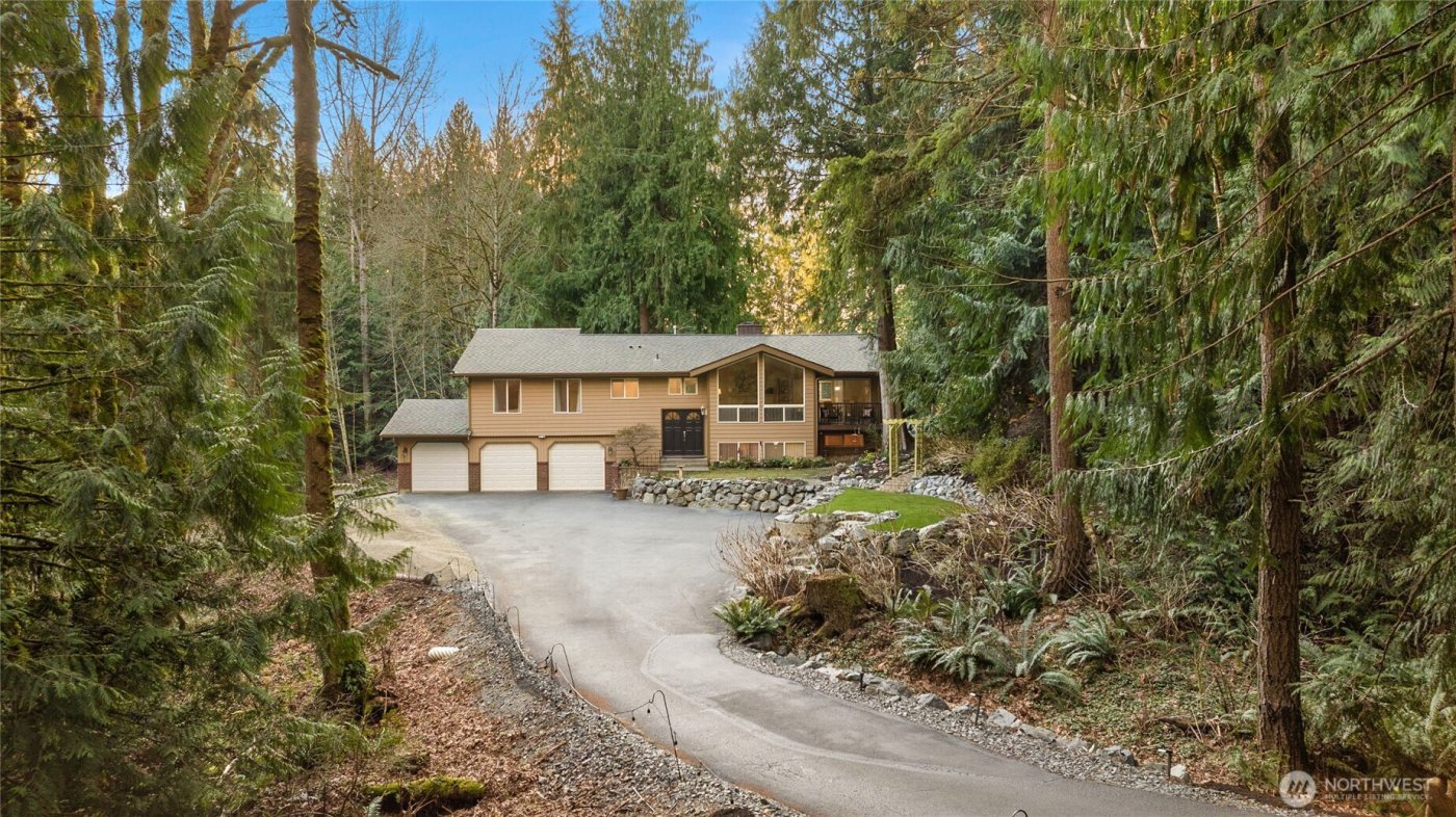 21743 NE 176th Place , Woodinville, WA 98077