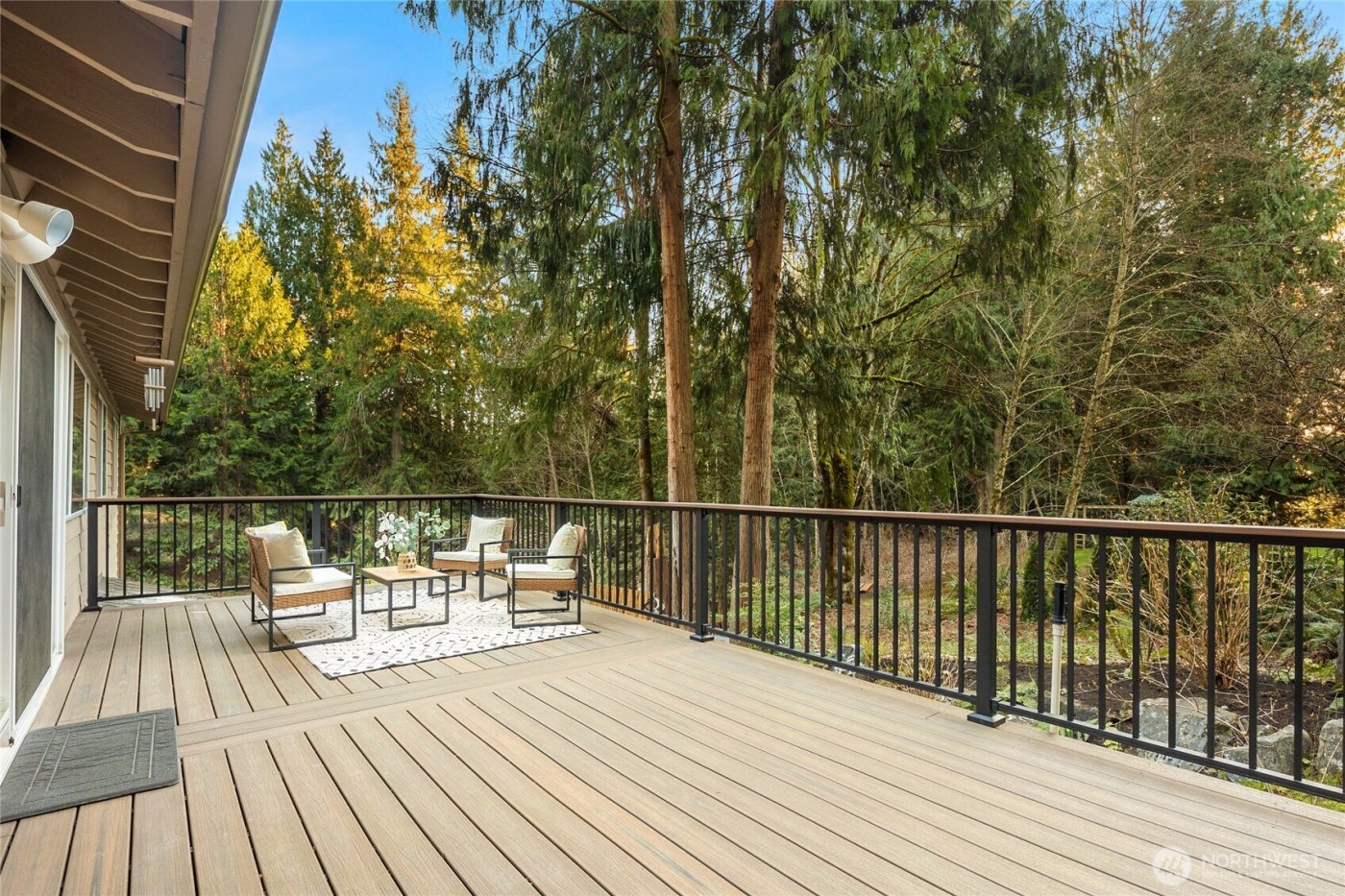 21743 NE 176th Place , Woodinville, WA 98077