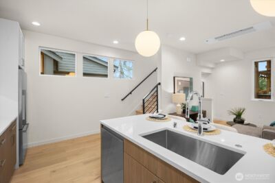 4222 Meridian Avenue N #B, Seattle, WA 98103 - Photo 9