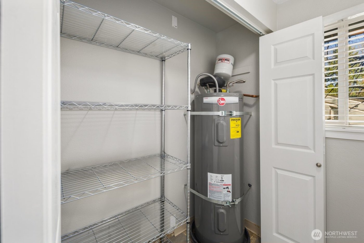 10014 NE 127th Place #A201, Kirkland, WA 98034