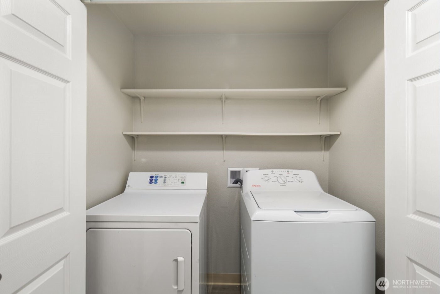 10014 NE 127th Place #A201, Kirkland, WA 98034