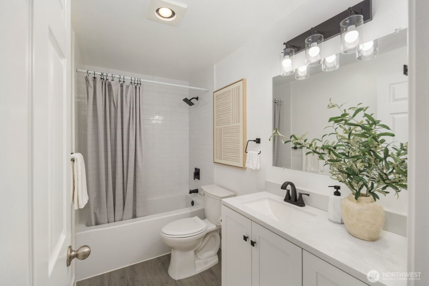 10014 NE 127th Place #A201, Kirkland, WA 98034