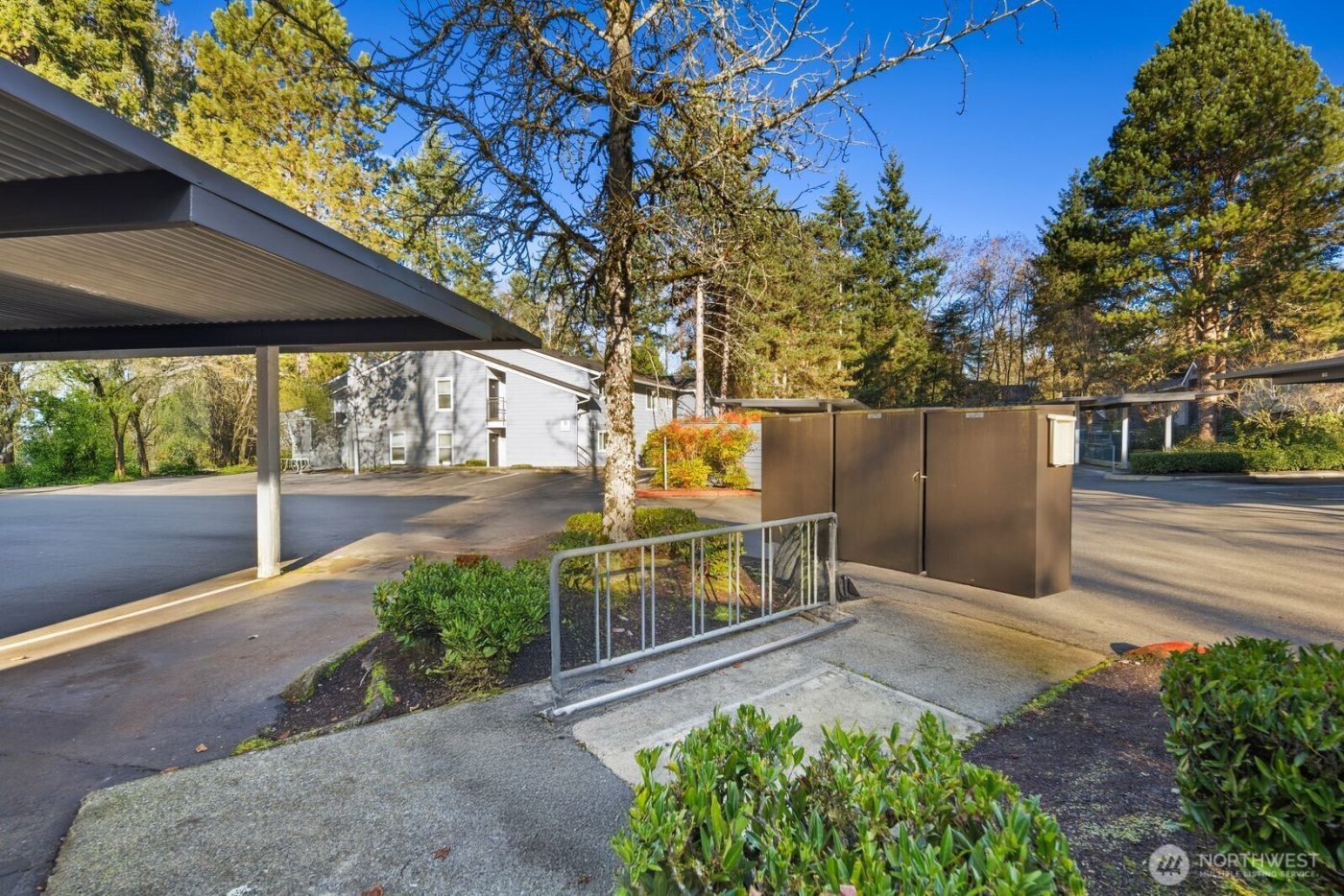 10014 NE 127th Place #A201, Kirkland, WA 98034