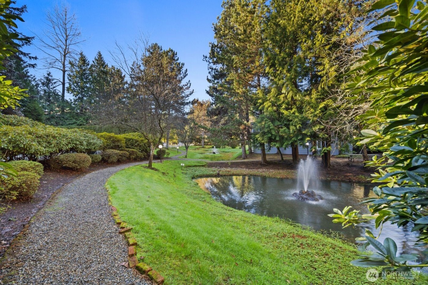 10014 NE 127th Place #A201, Kirkland, WA 98034