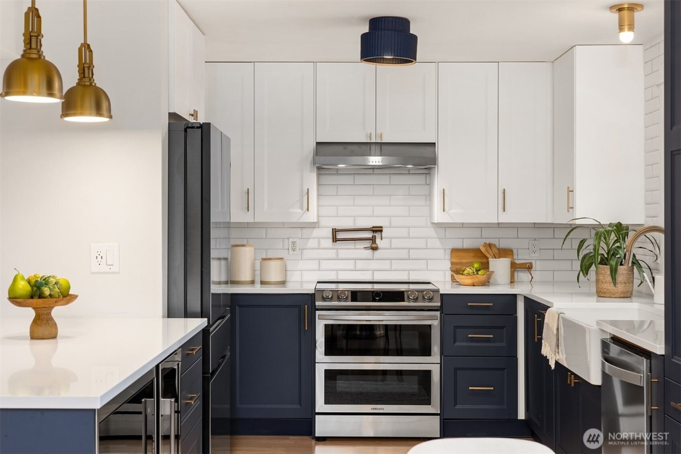 1585 NE Park View Drive , Bainbridge Island, WA 98110