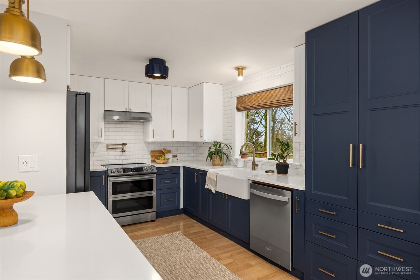 1585 NE Park View Drive , Bainbridge Island, WA 98110