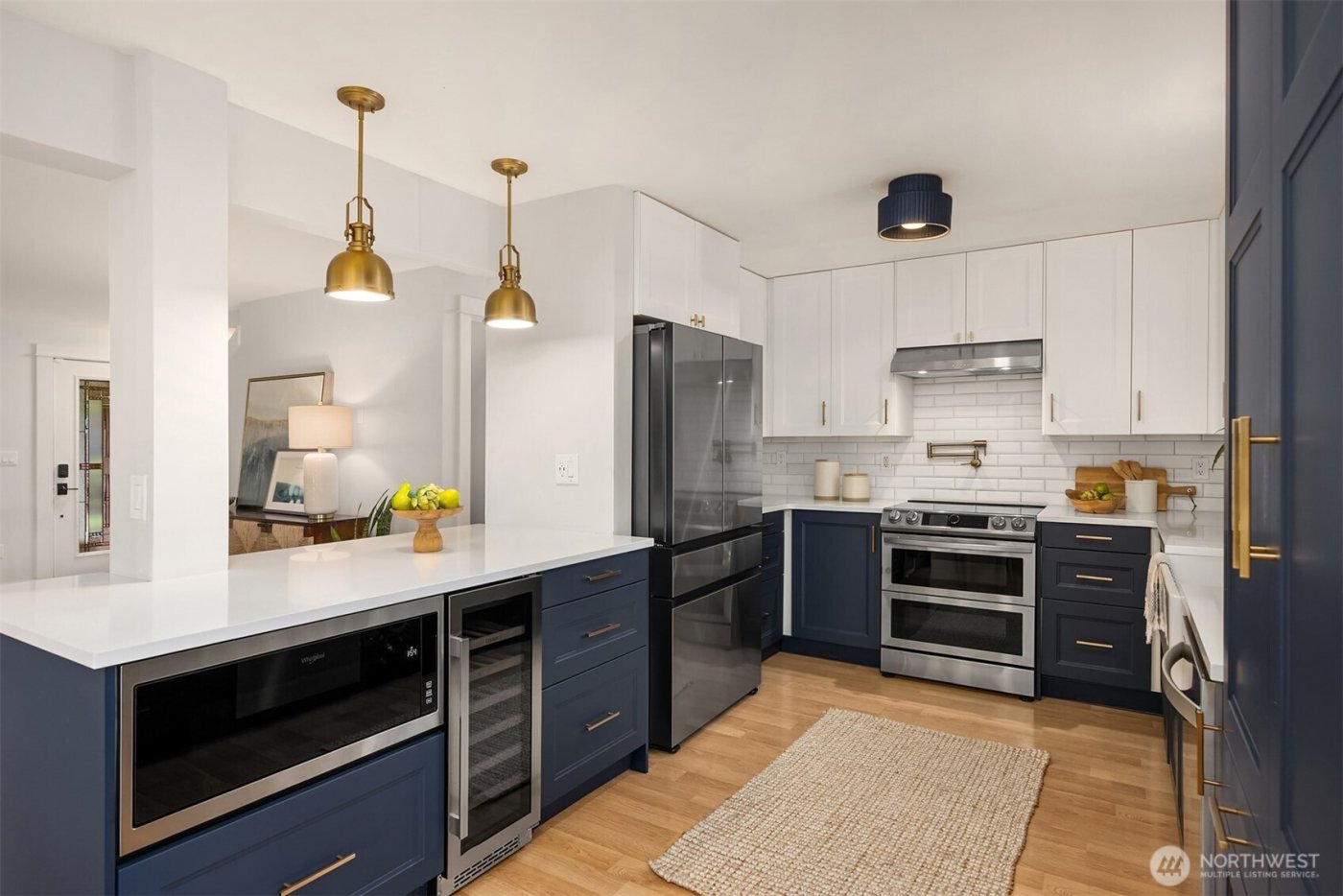 1585 NE Park View Drive , Bainbridge Island, WA 98110