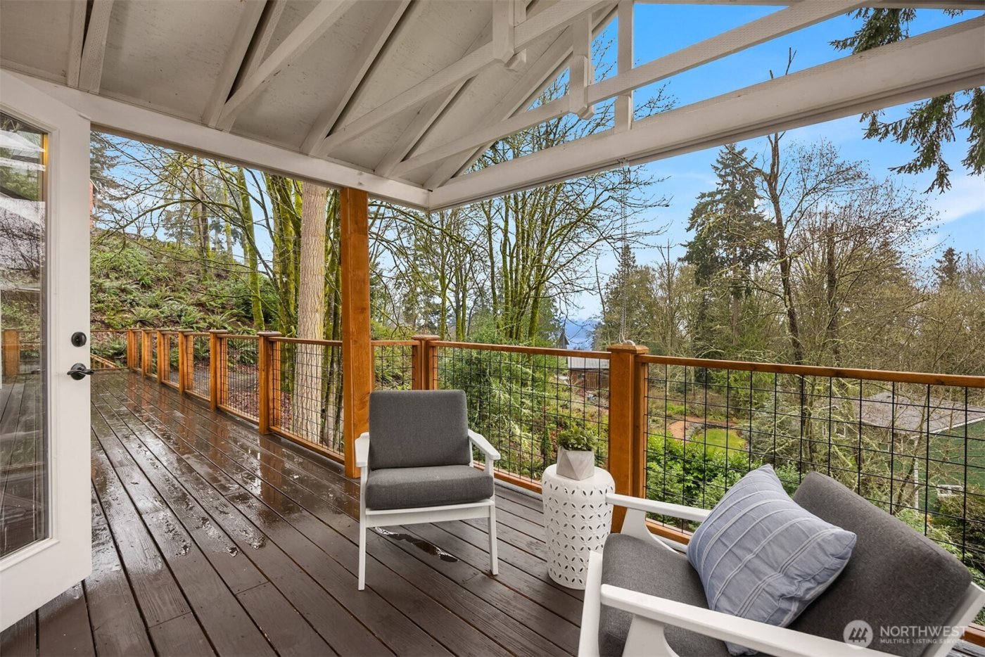 1585 NE Park View Drive , Bainbridge Island, WA 98110