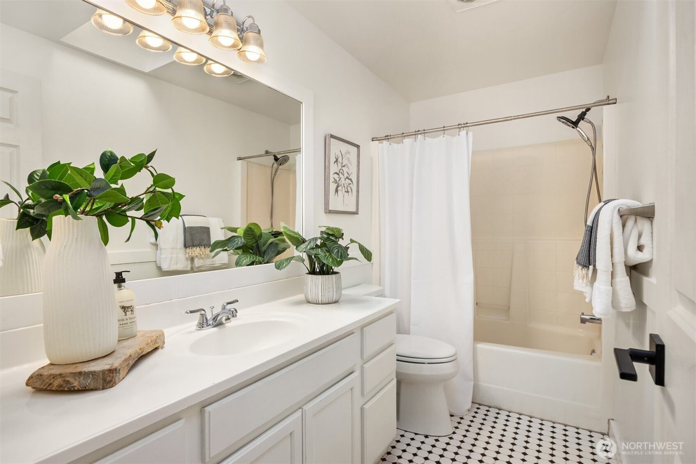 1585 NE Park View Drive , Bainbridge Island, WA 98110