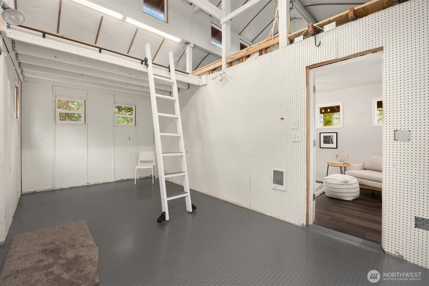 1585 NE Park View Drive , Bainbridge Island, WA 98110