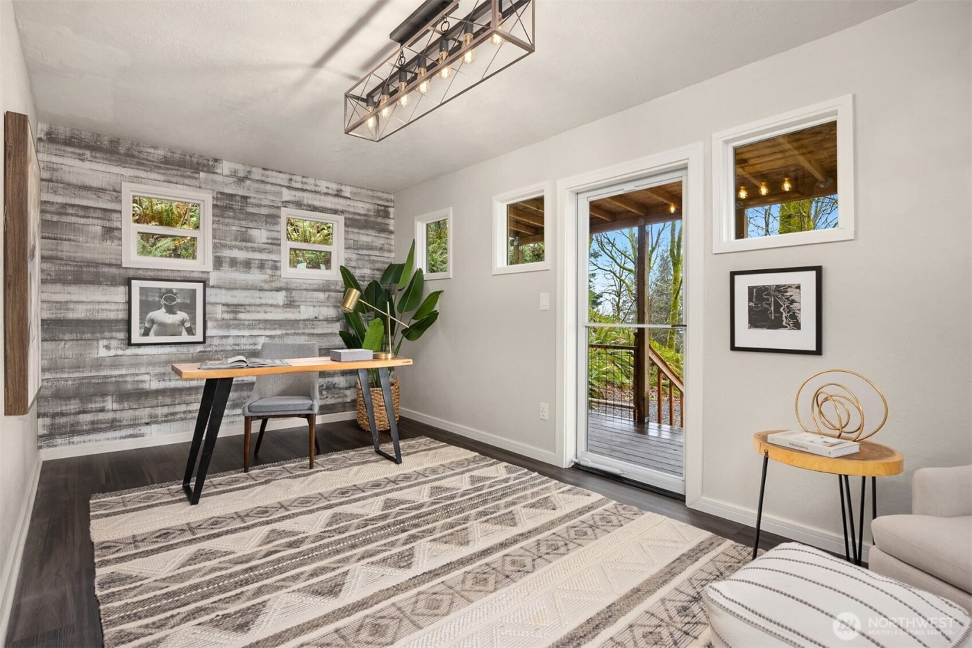 1585 NE Park View Drive , Bainbridge Island, WA 98110