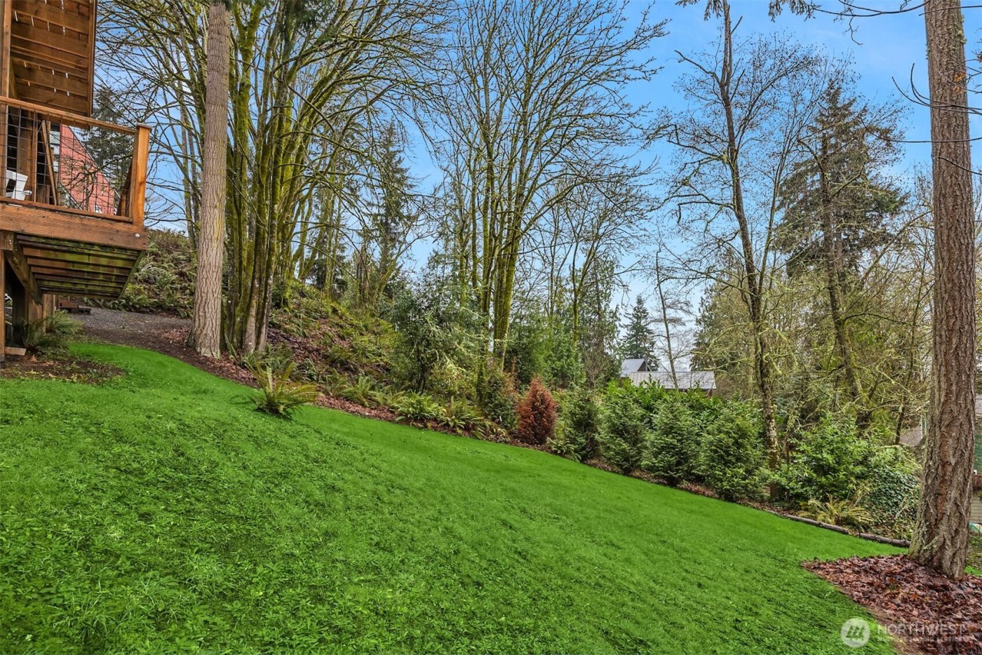 1585 NE Park View Drive , Bainbridge Island, WA 98110
