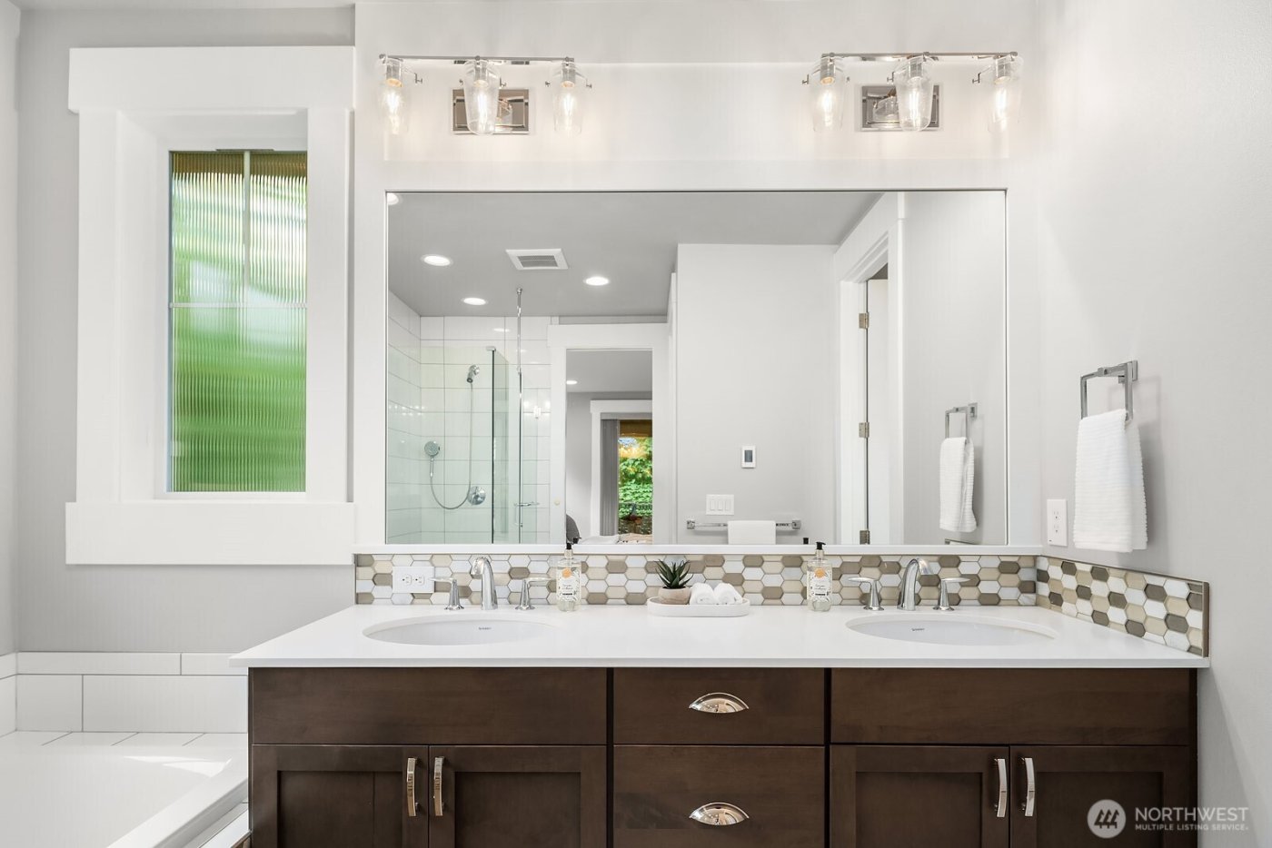 1646 106th Avenue SE, Bellevue, WA 98004