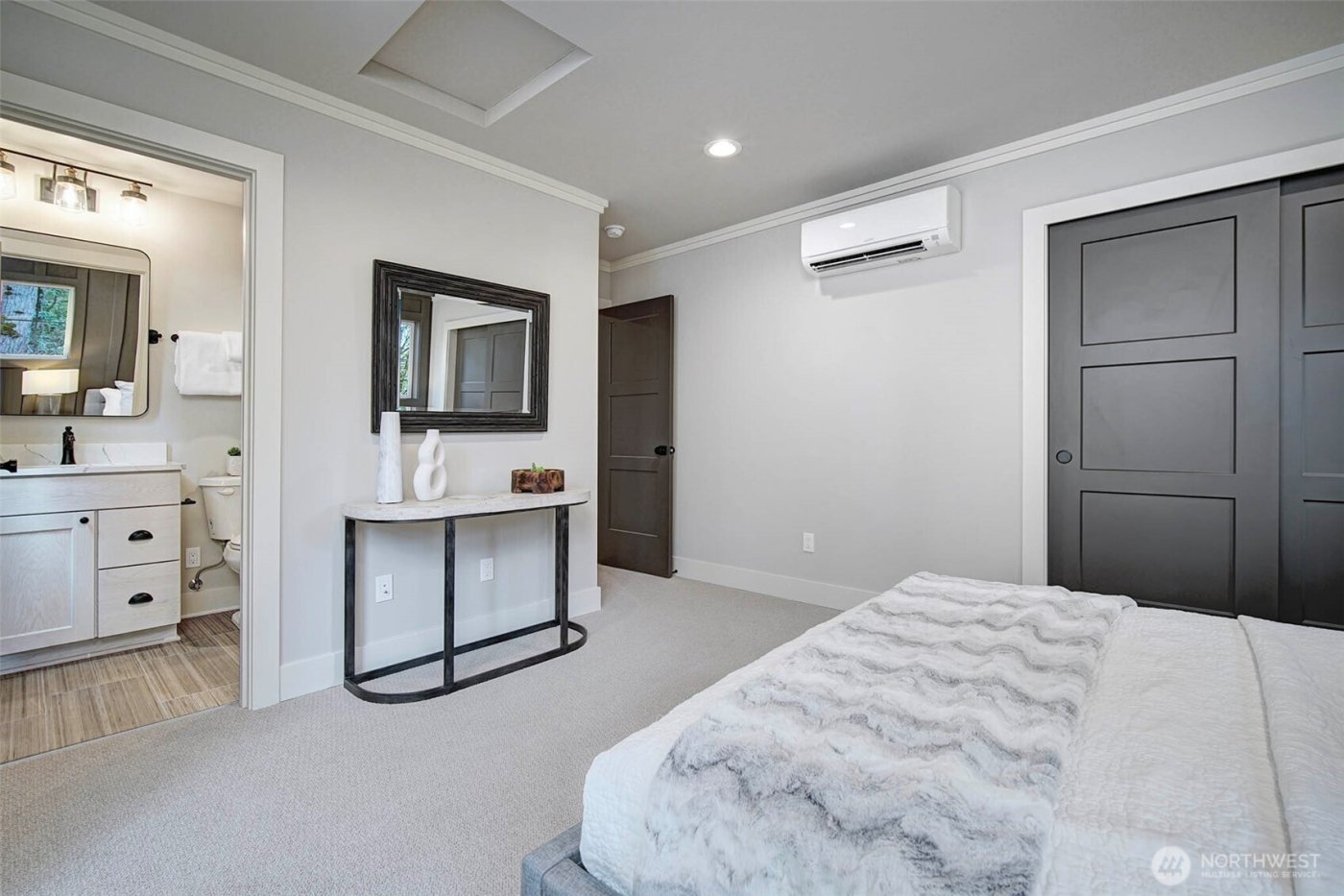 438 20th Ave , Kirkland, WA 98033