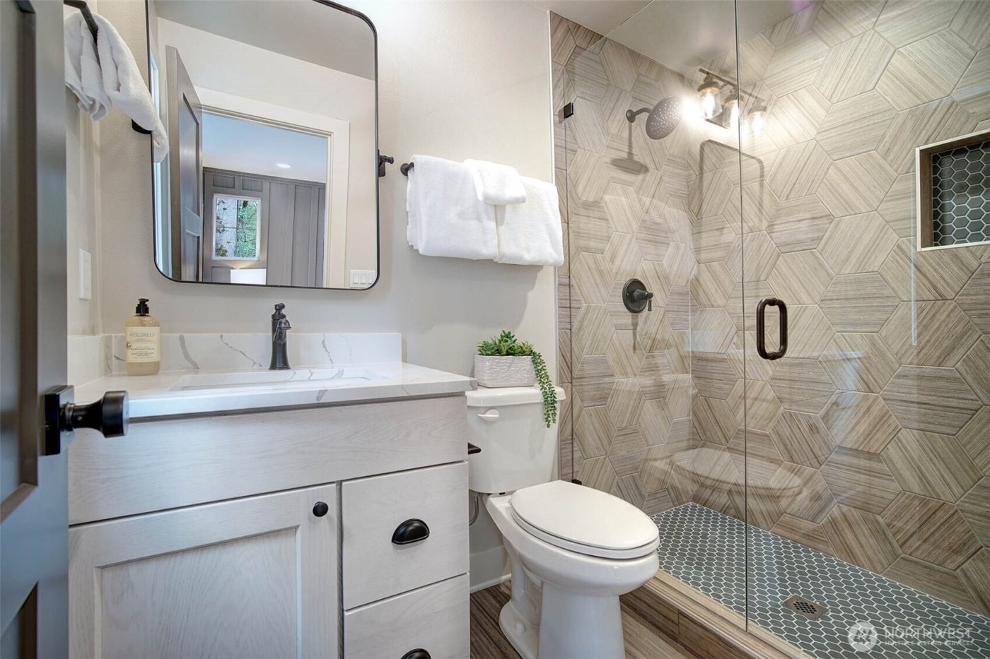 438 20th Ave , Kirkland, WA 98033