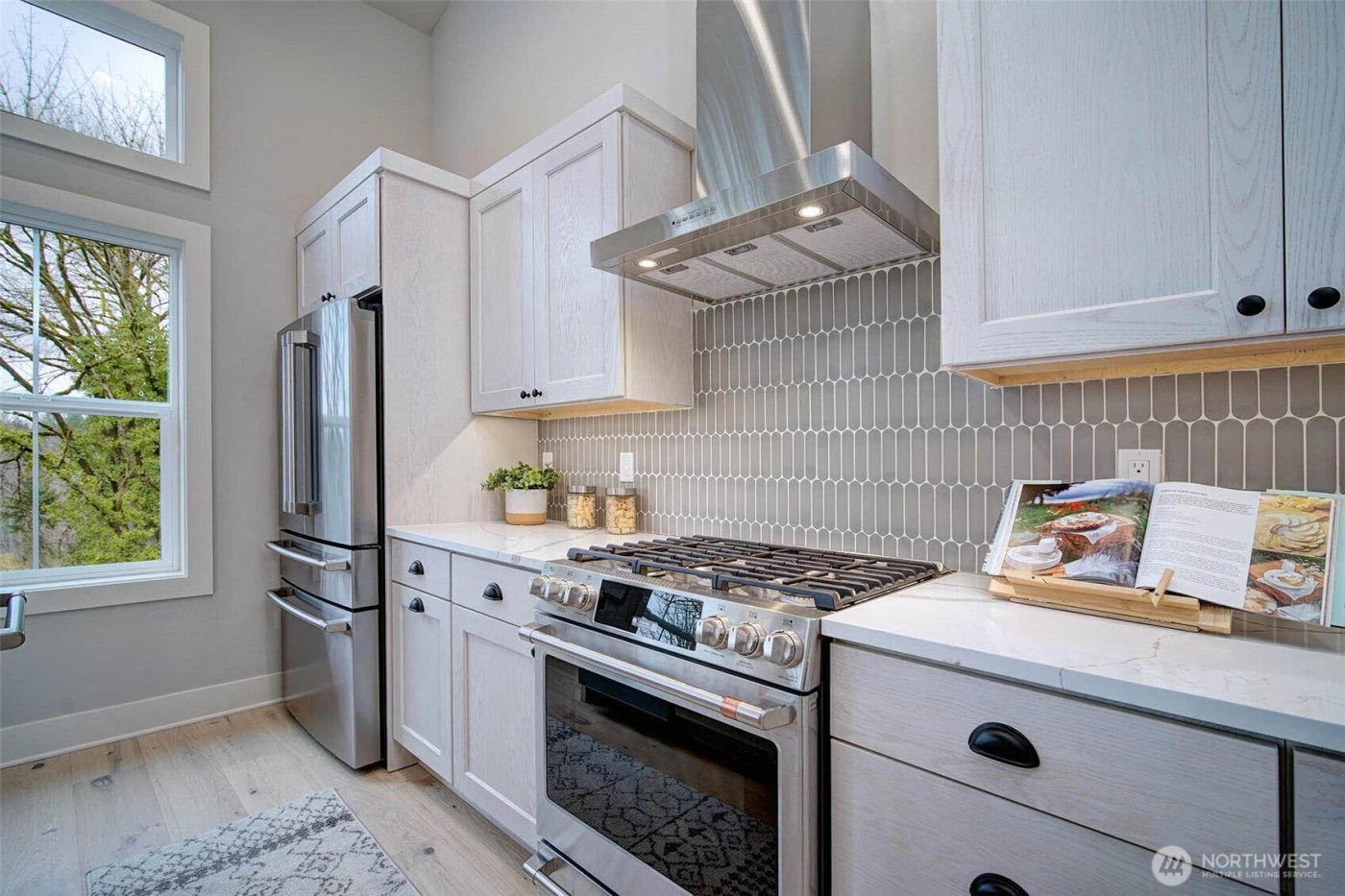 438 20th Ave , Kirkland, WA 98033