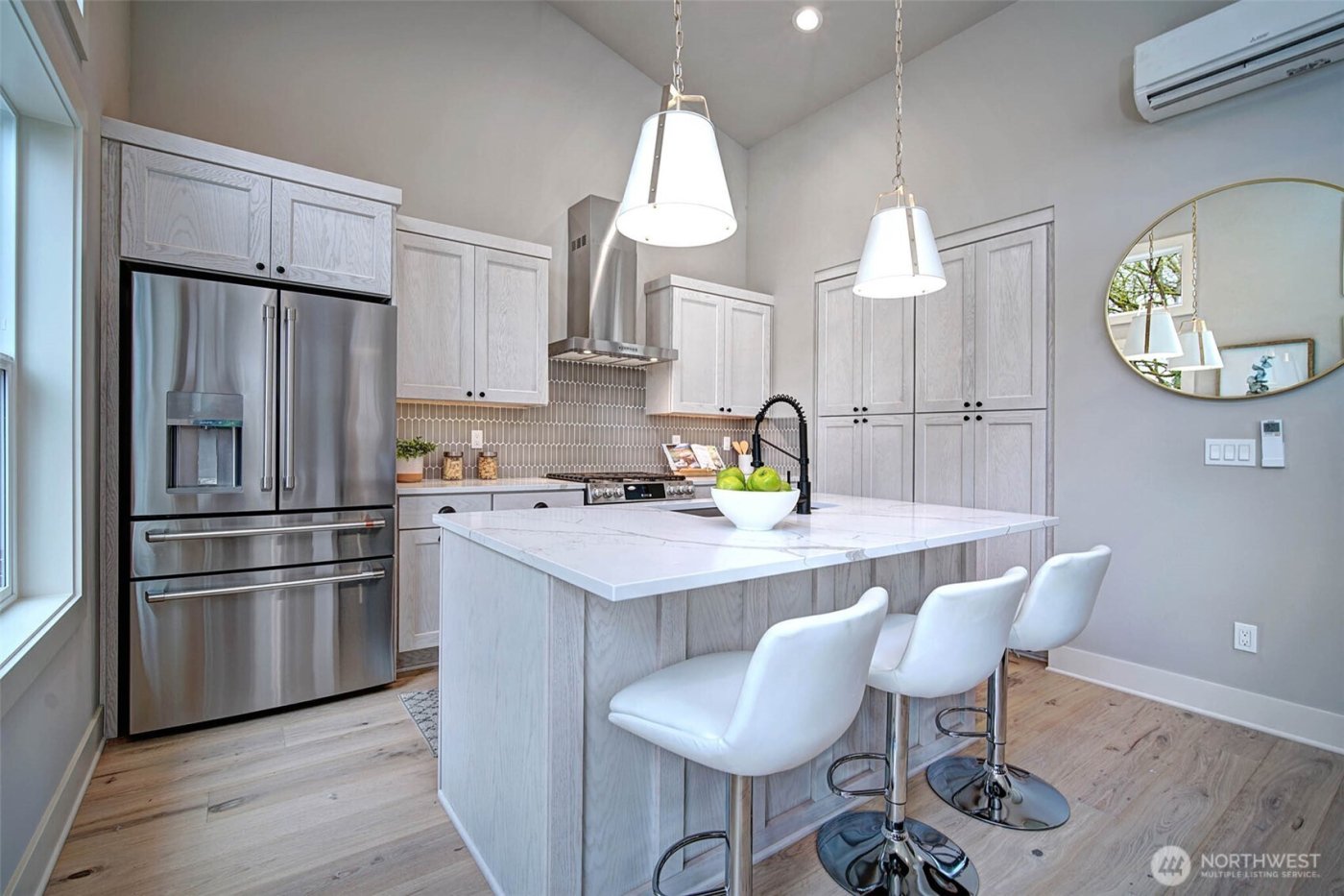 438 20th Ave , Kirkland, WA 98033