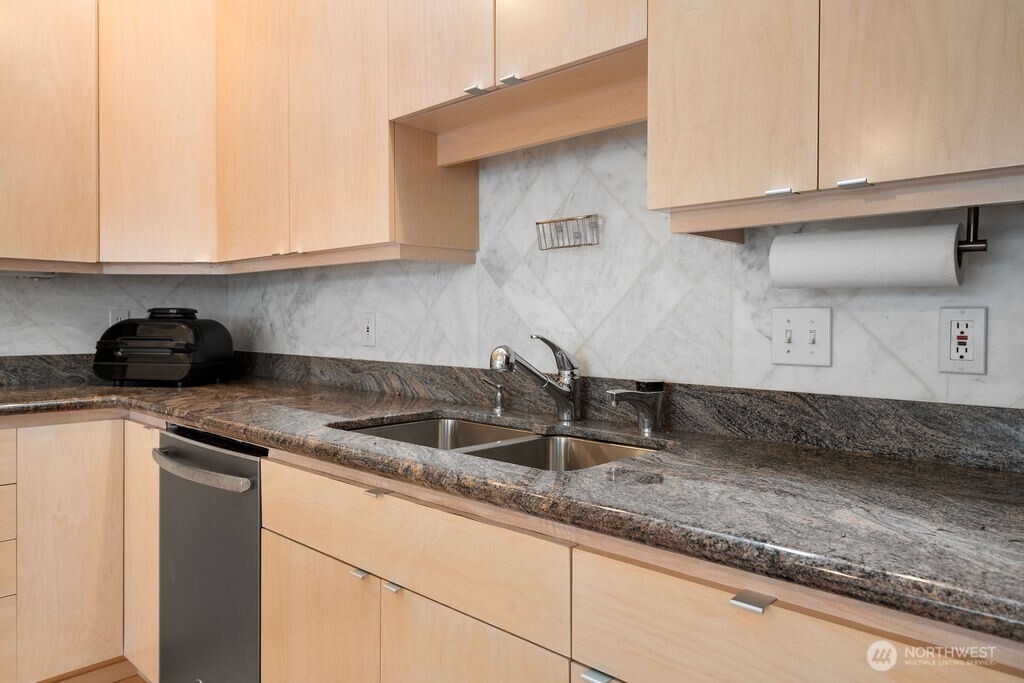 3236 Gravelly Beach Loop NW, Olympia, WA 98502