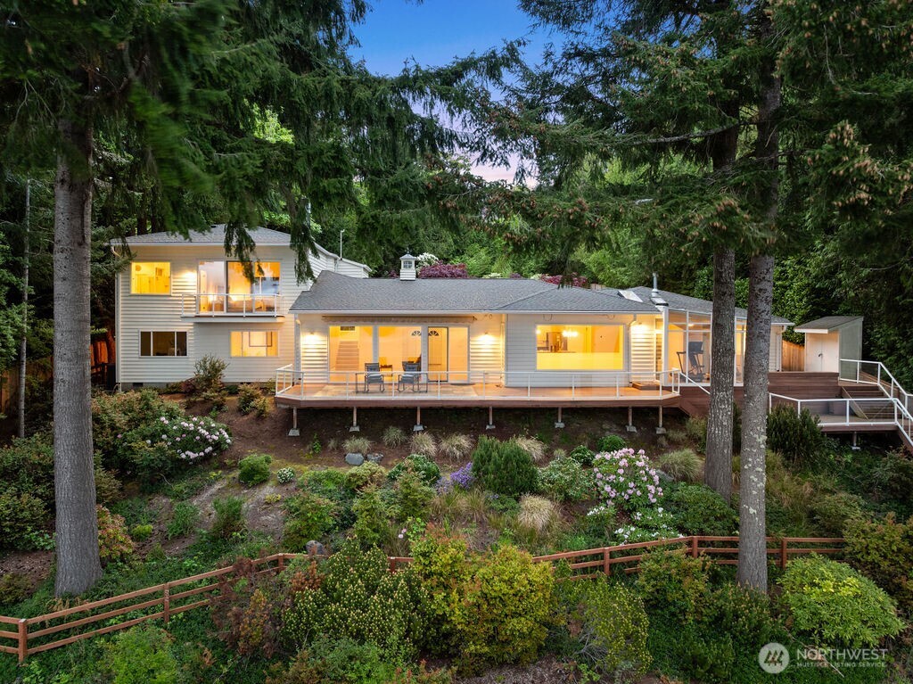 3236 Gravelly Beach Loop NW, Olympia, WA 98502