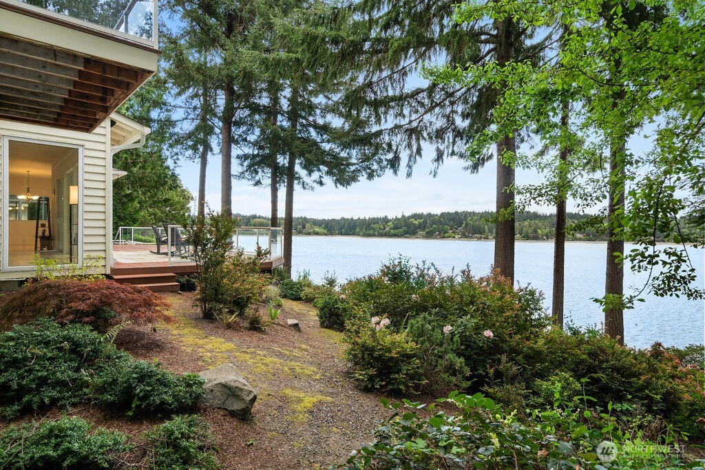 3236 Gravelly Beach Loop NW, Olympia, WA 98502