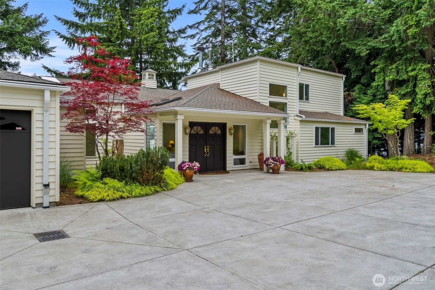 3236 Gravelly Beach Loop NW, Olympia, WA 98502