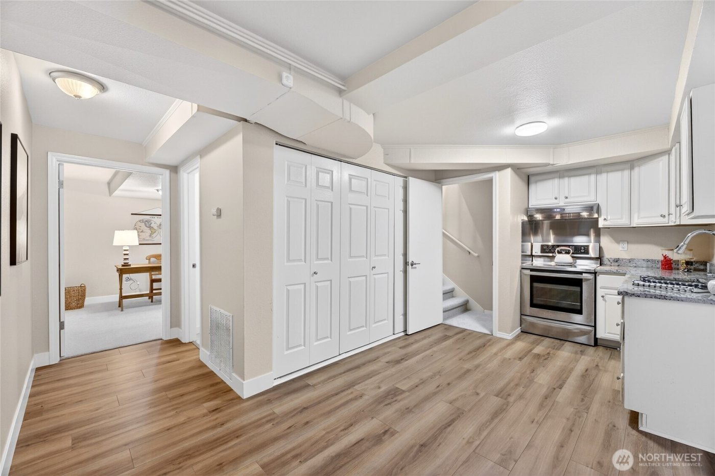 6730 NE 202nd Street , Kenmore, WA 98028