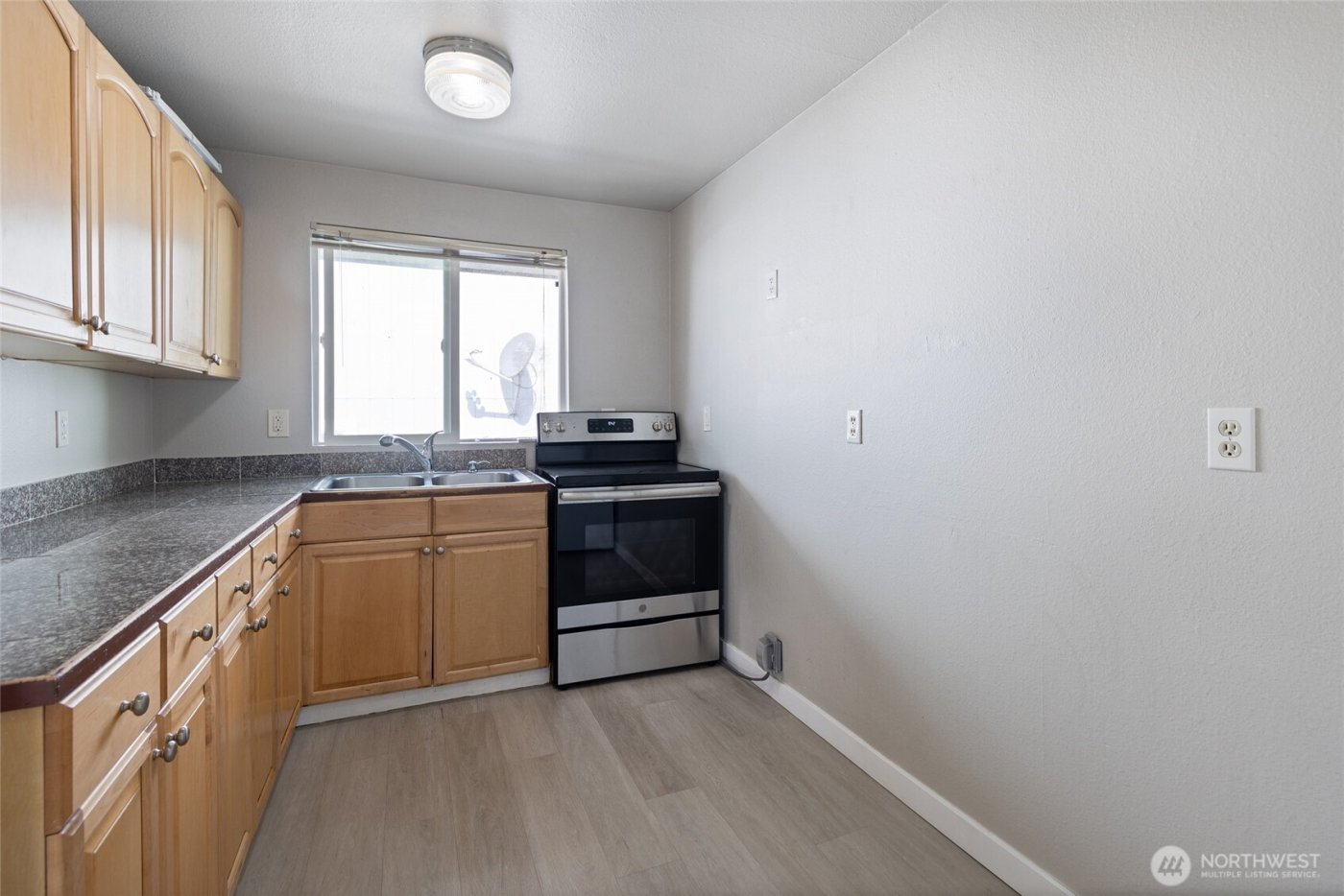 361 Earlington Avenue SW, Renton, WA 98057