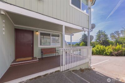 361 Earlington Avenue SW, Renton, WA 98057 - Photo 3