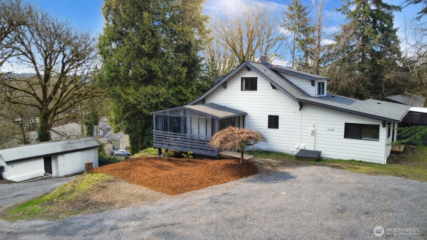 1316 SE 7th Street , Puyallup, WA 98372