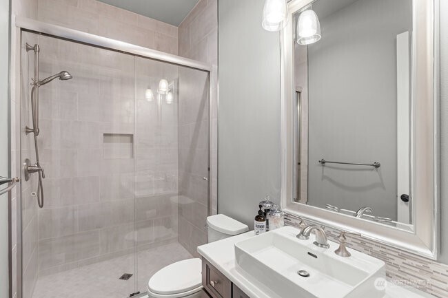 29208 327th Way SE, Ravensdale, WA 98051-8963