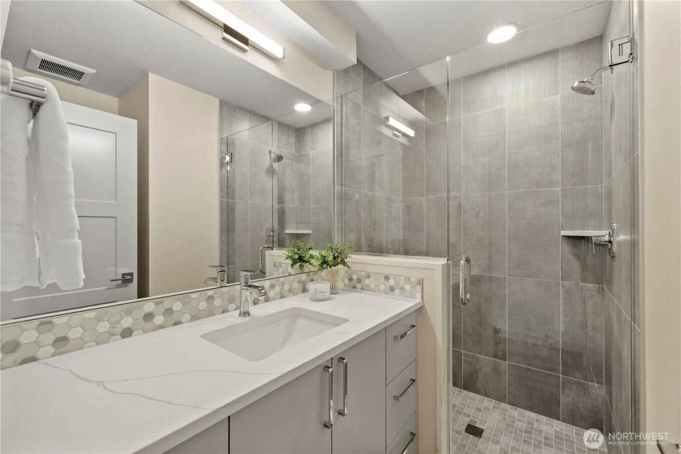 903 A NW 56th Street , Seattle, WA 98107