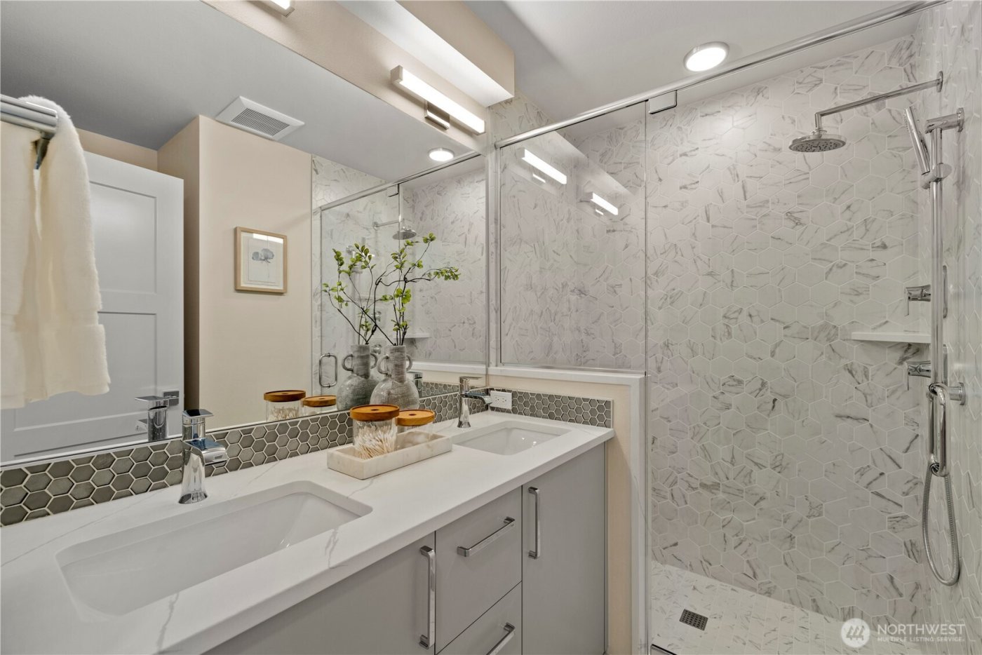 903 A NW 56th Street , Seattle, WA 98107