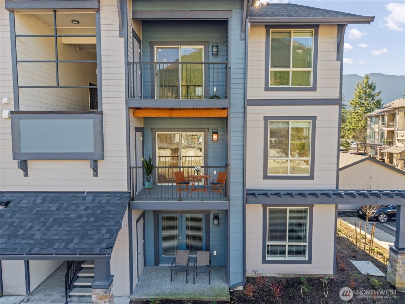 1970 SE 12th Court #D-201, North Bend, WA 98045