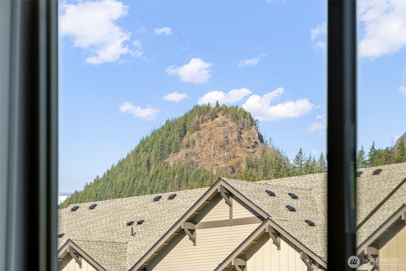 1970 SE 12th Court #D-201, North Bend, WA 98045