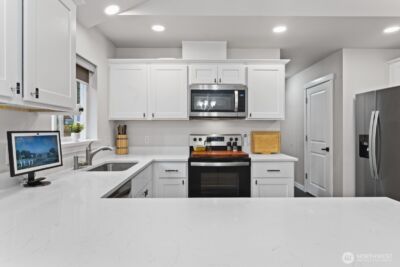 18204 E Clear Lake Boulevard SE, Yelm, WA 98597 - Photo 9