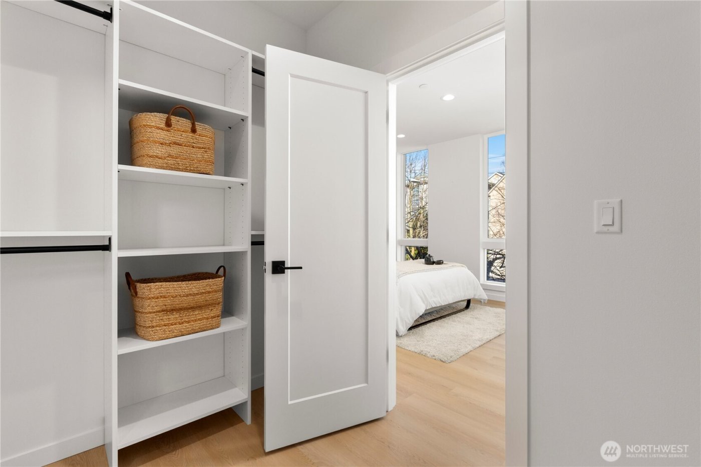 953 N 35th Street , Seattle, WA 98103