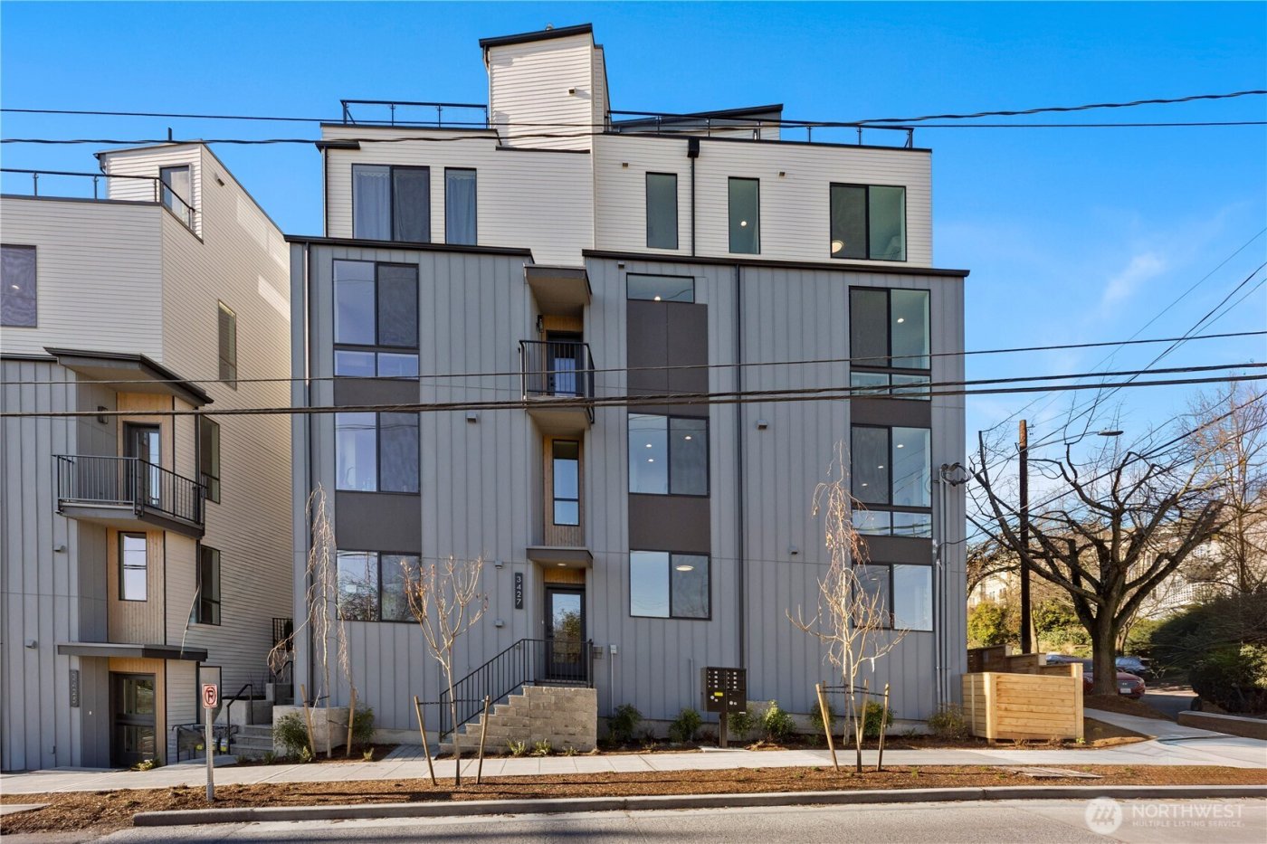 953 N 35th Street , Seattle, WA 98103