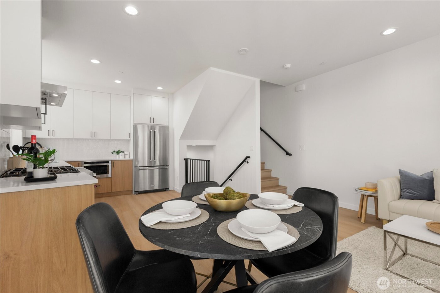 953 N 35th Street , Seattle, WA 98103