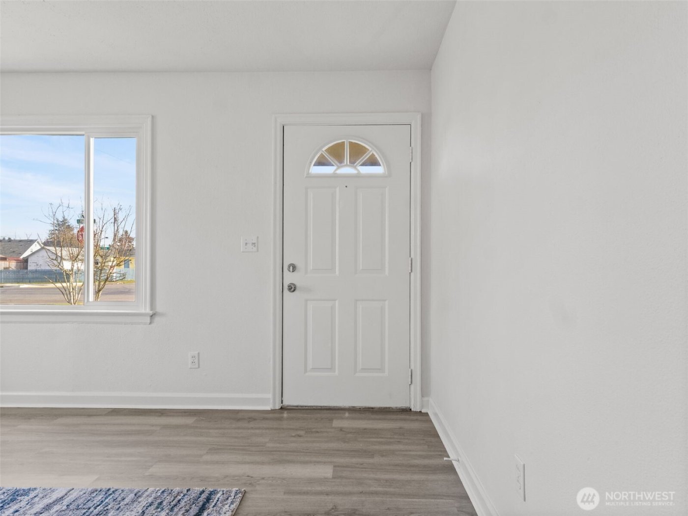 6802 S Oakes Street , Tacoma, WA 98409