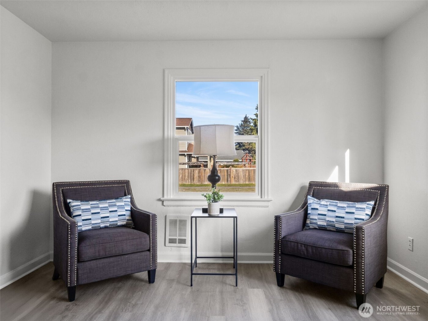 6802 S Oakes Street , Tacoma, WA 98409